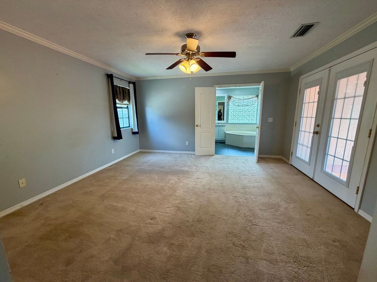 604 Mallory Dr - Photo 7 of 18