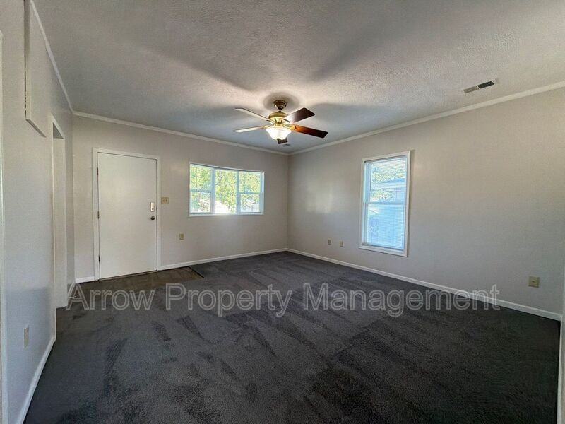 625 S 3rd St - Photo 2 of 12