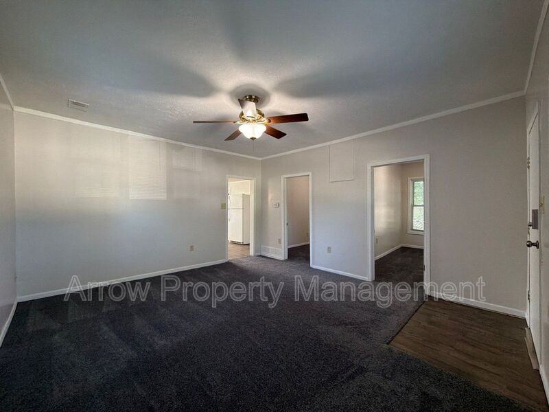 625 S 3rd St - Photo 3 of 12