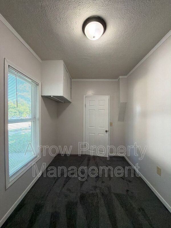 625 S 3rd St - Photo 7 of 12