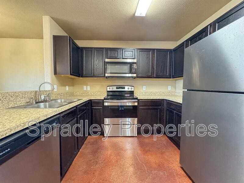 1528 Chance Ct - Photo 3 of 8