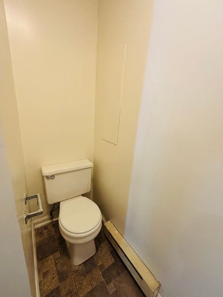 355 Wakeman Ct - Photo 7 of 21