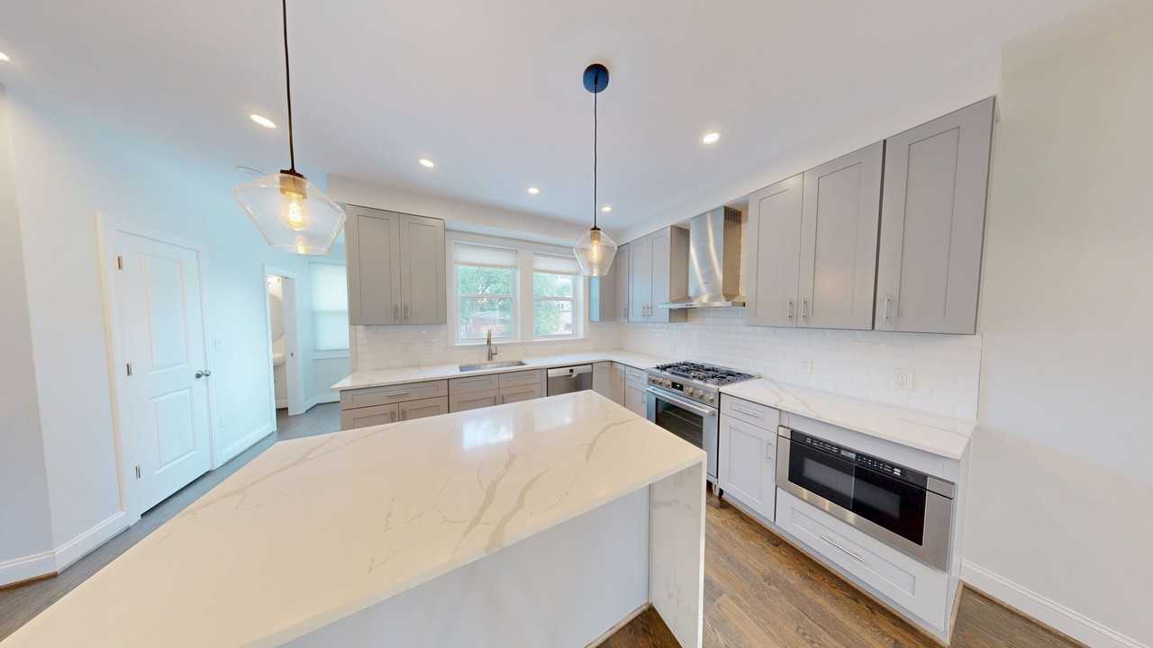 4023 New Hampshire Ave Nw - Photo 6 of 28
