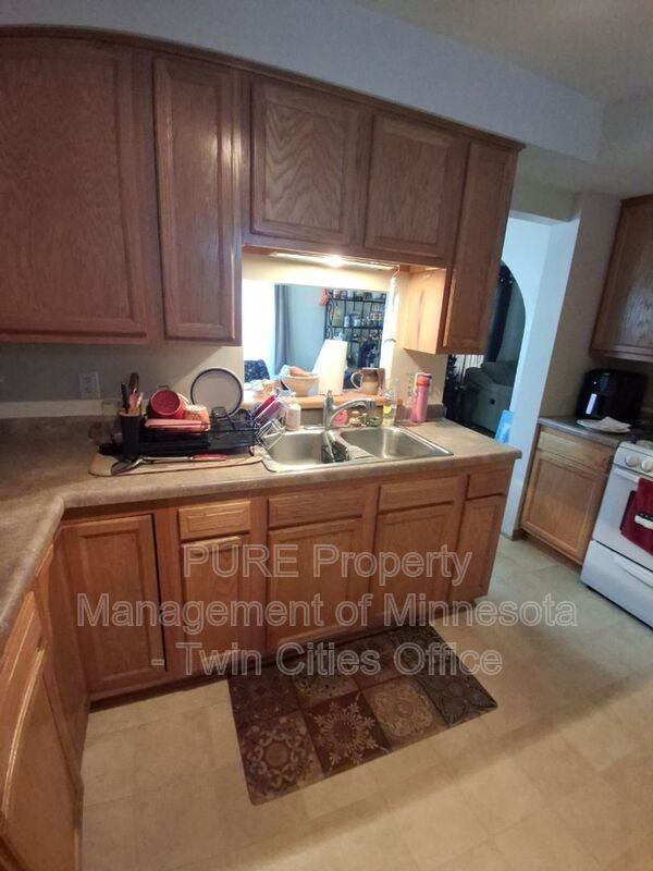894 21st Ave Se - Photo 5 of 13