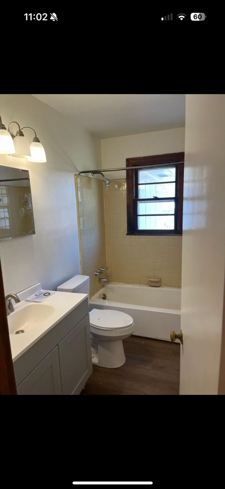 502 Grace Street South - Photo 6 of 10