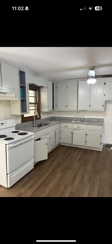 502 Grace Street South - Photo 3 of 10