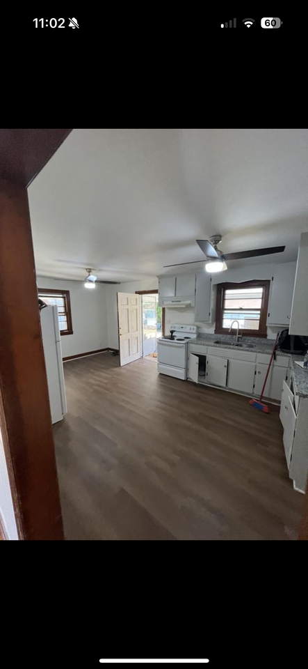 502 Grace Street South - Photo 4 of 10