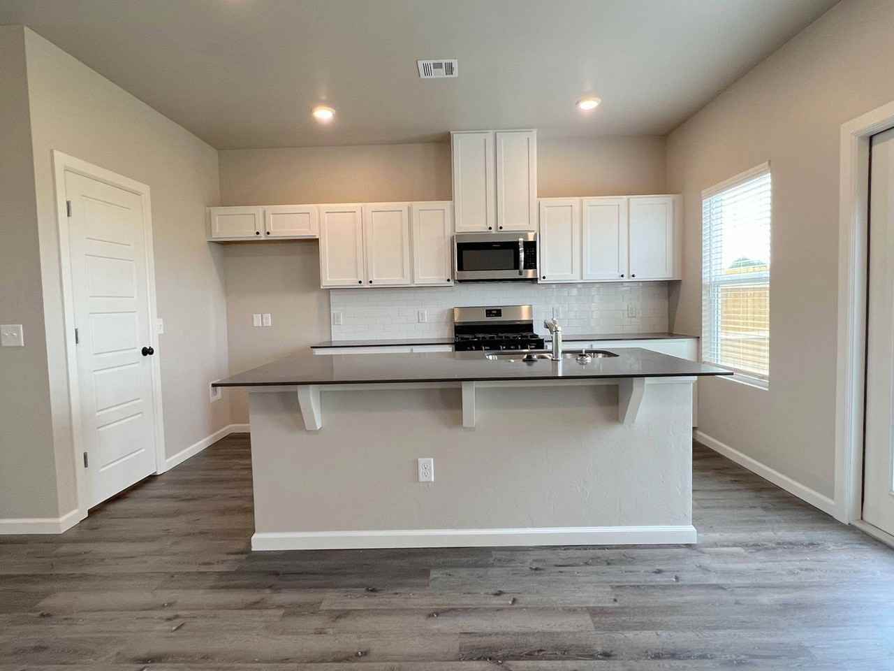 7712 Westhall Pl - Photo 7 of 26