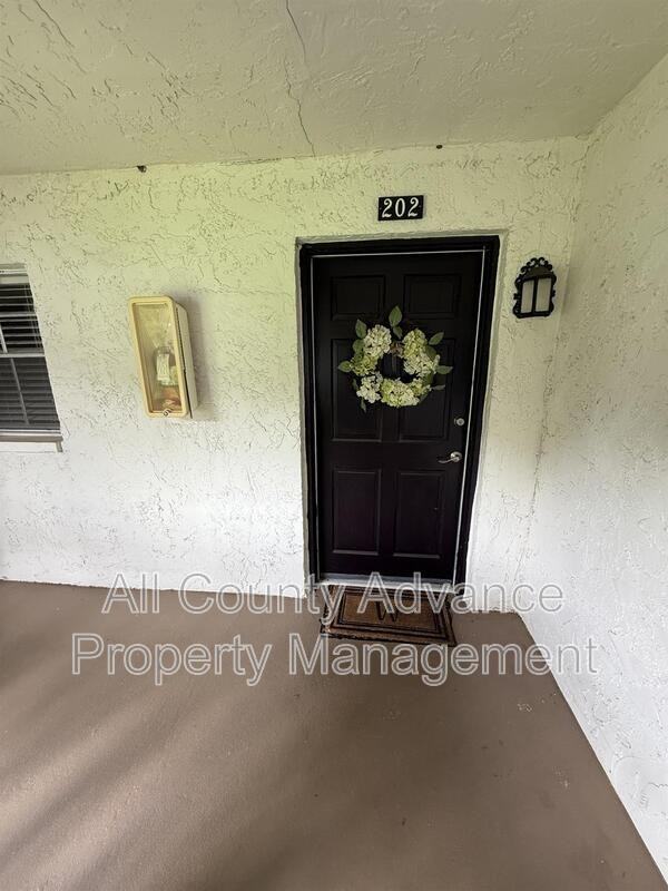 230 N Bayshore Blvd - Photo 2 of 12