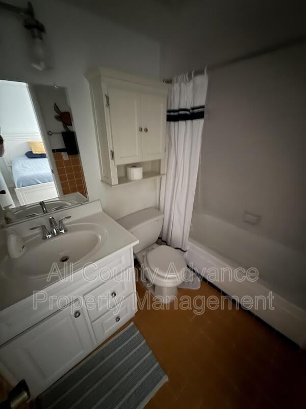 230 N Bayshore Blvd - Photo 7 of 12