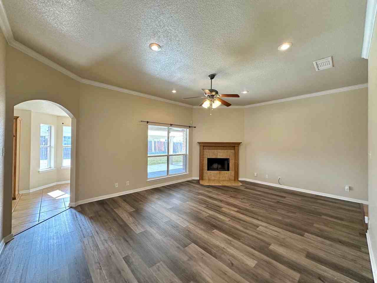 2601 Lavender Ln - Photo 3 of 43