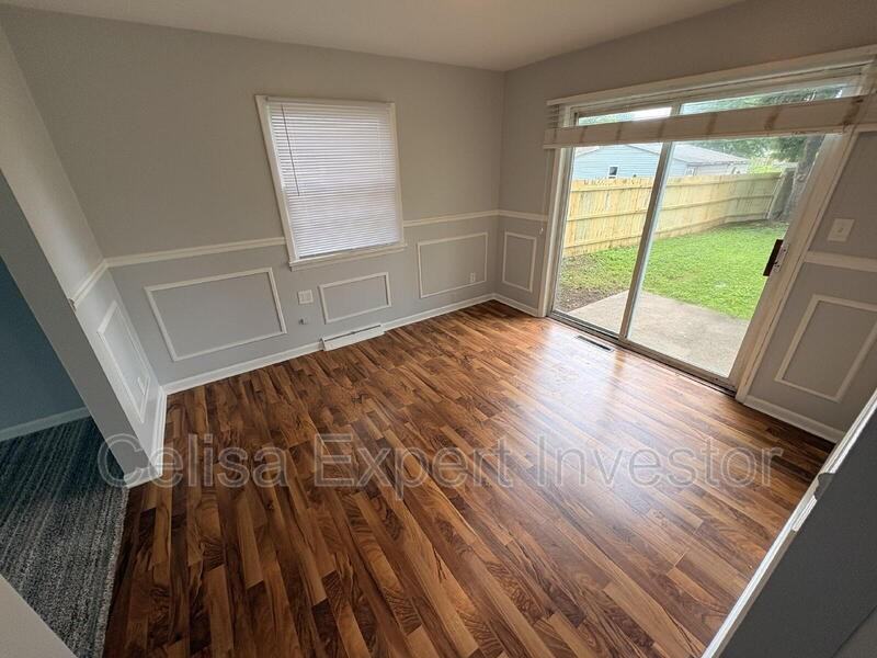 1321 Spring St - Photo 4 of 11