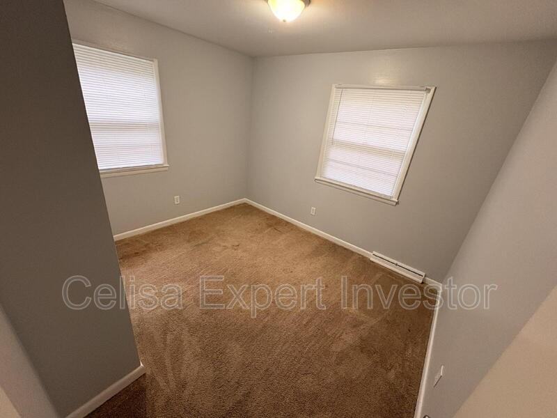 1321 Spring St - Photo 7 of 11
