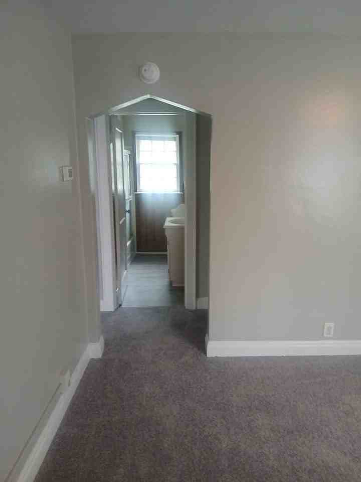 912 E 26th St - Photo 3 of 10