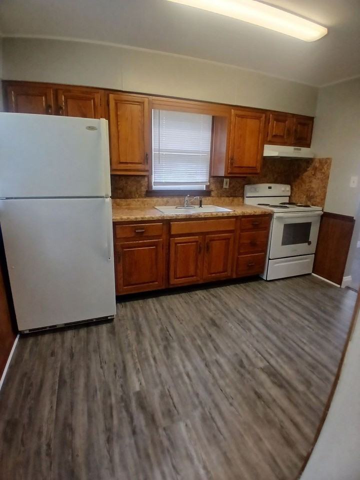 912 E 26th St - Photo 5 of 10