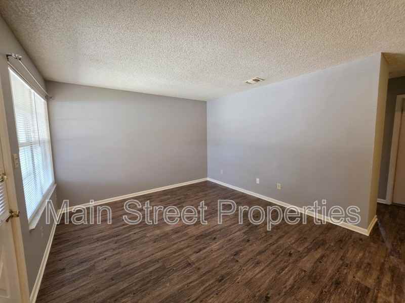6288 Hamilton Bridge Rd #104 - Photo 3 of 11
