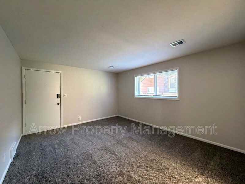 1428 S 20th St - Photo 2 of 7