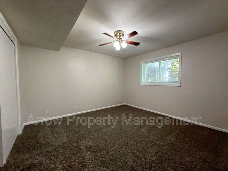1428 S 20th St - Photo 5 of 7
