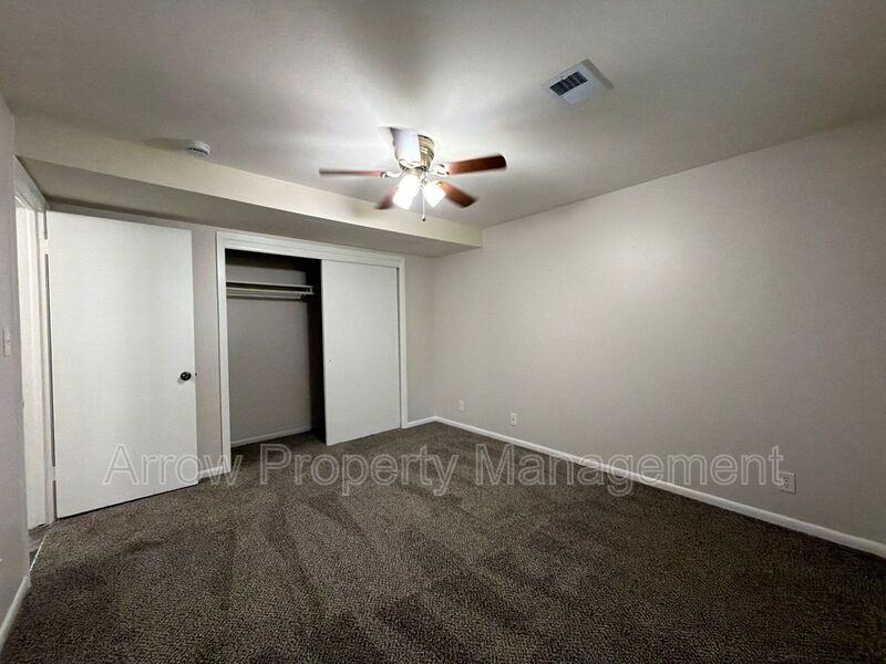 1428 S 20th St - Photo 6 of 7