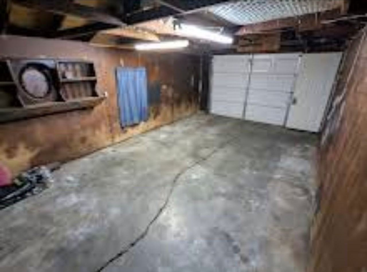 2624 Crystal St - Photo 2 of 10