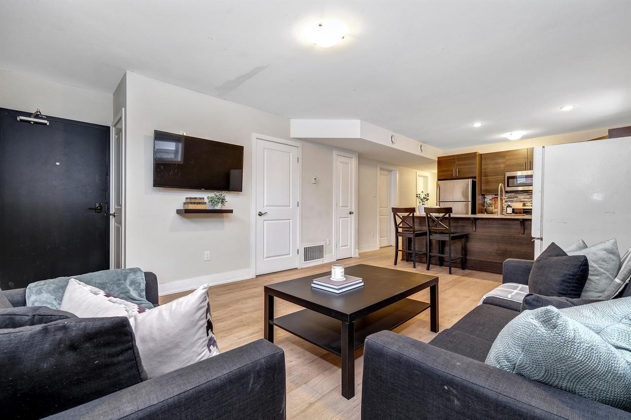 149 Henderson Avenue - Photo 4 of 50