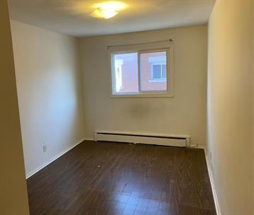 124 Lavergne Street - Photo 7 of 10