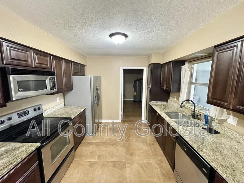 472 Ridgewood St Nw - Photo 5 of 13