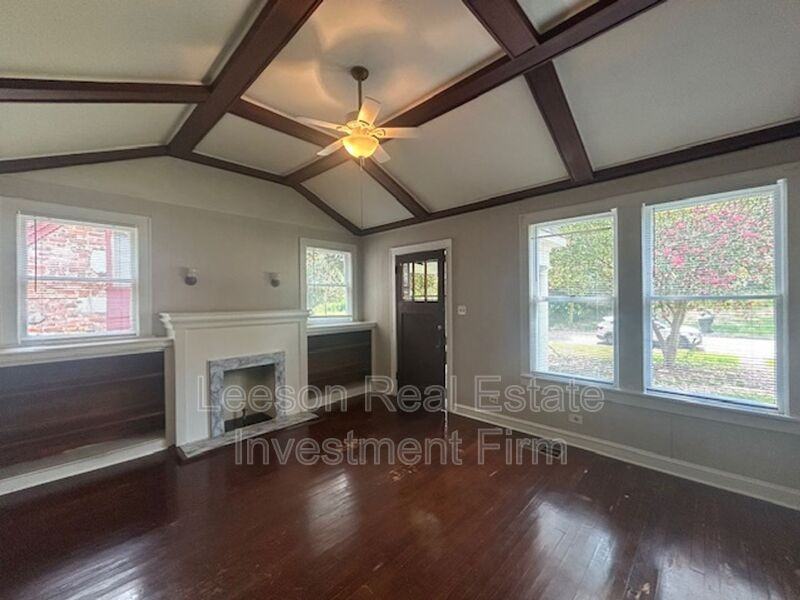 3349 Alexander Ave - Photo 3 of 14