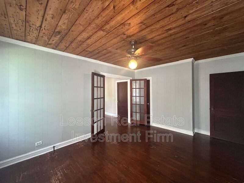 3349 Alexander Ave - Photo 4 of 14