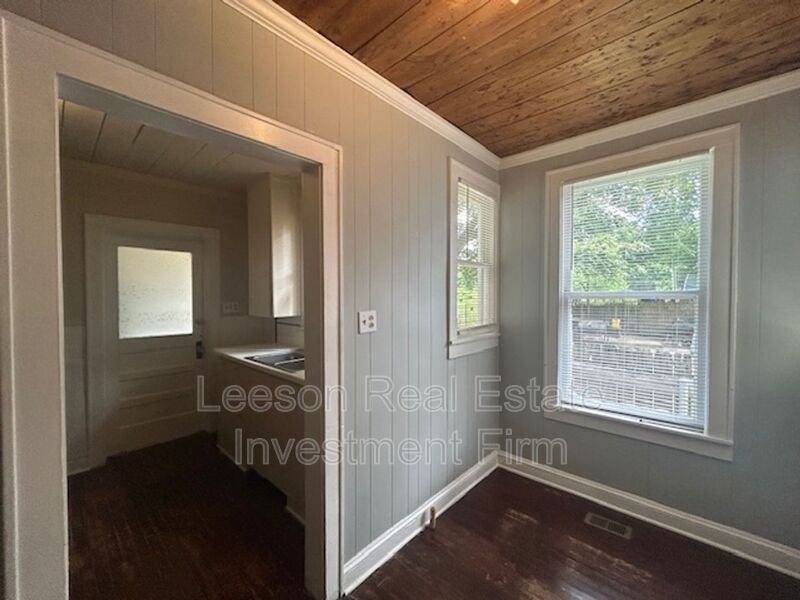 3349 Alexander Ave - Photo 6 of 14