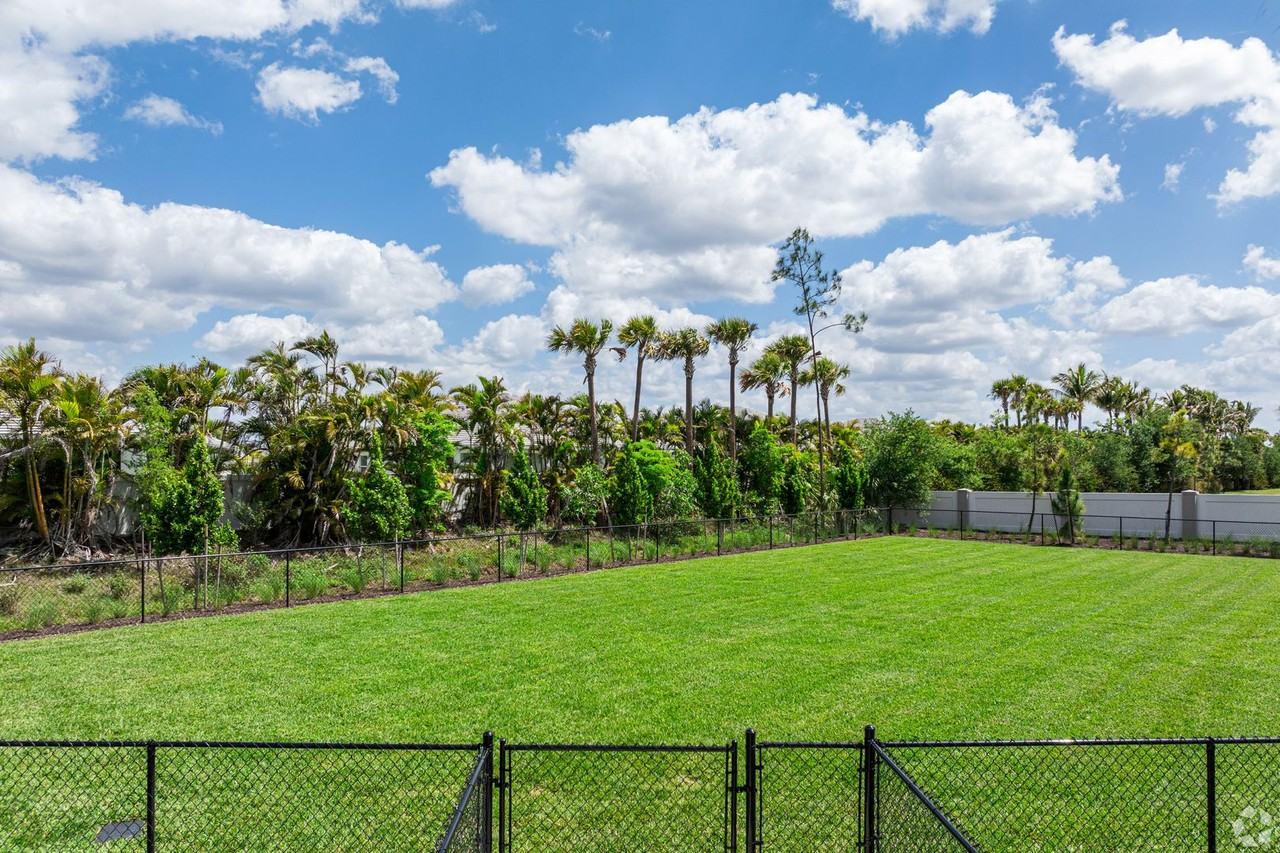 Azalea Park Apartments - Photo 7 of 50
