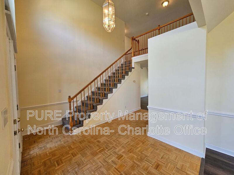 151 Woodfern Pl - Photo 7 of 48