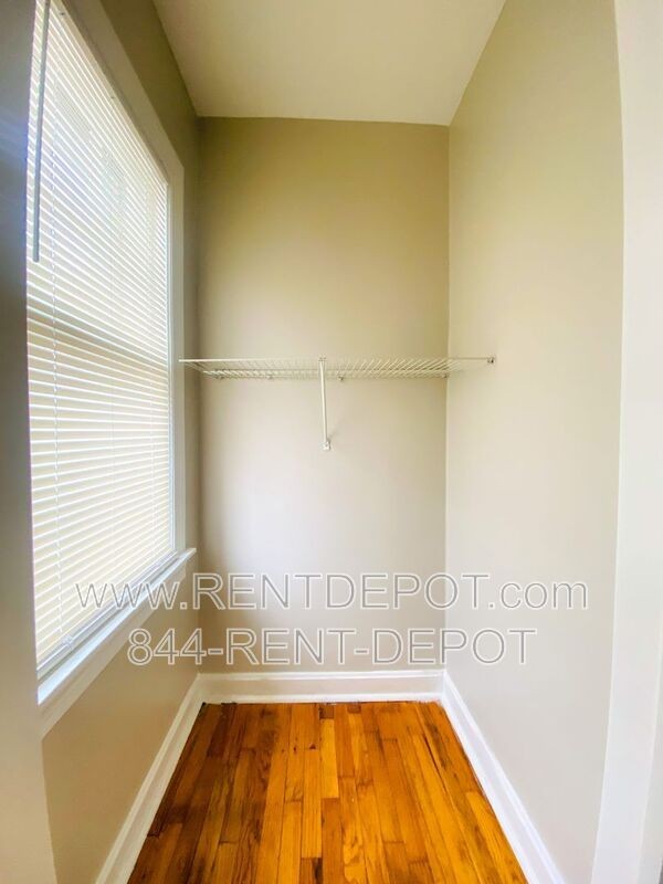 629 S Harlan Ave #C - Photo 3 of 9
