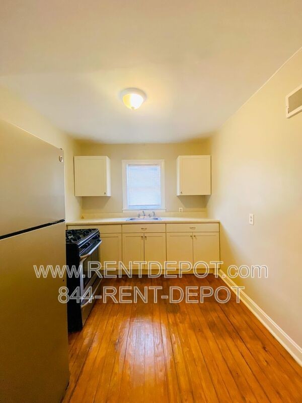 629 S Harlan Ave #C - Photo 5 of 9