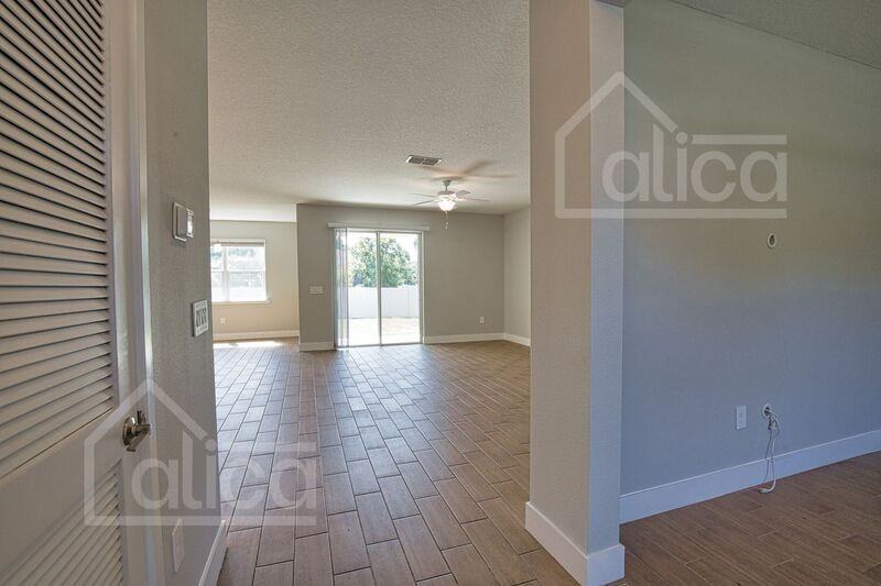 1610 Rada Ln - Photo 4 of 42