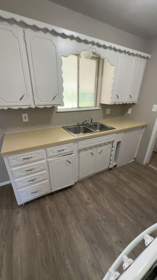 904 Sw 2nd St - Photo 2 of 17