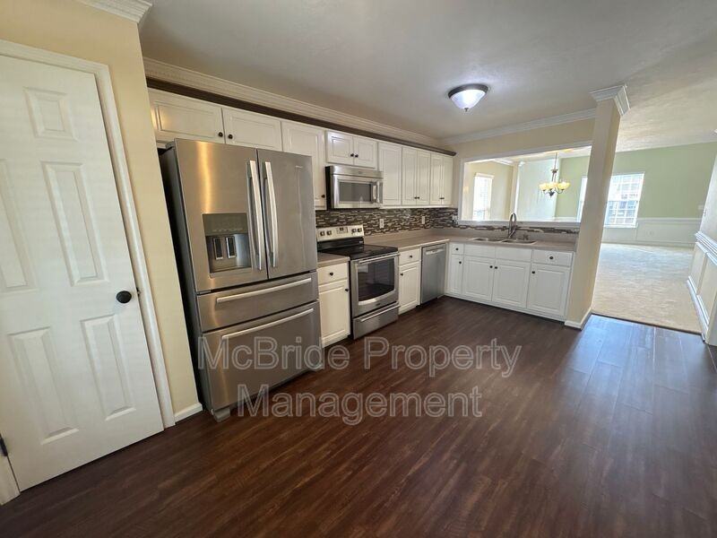 429 Snead Way - Photo 7 of 24
