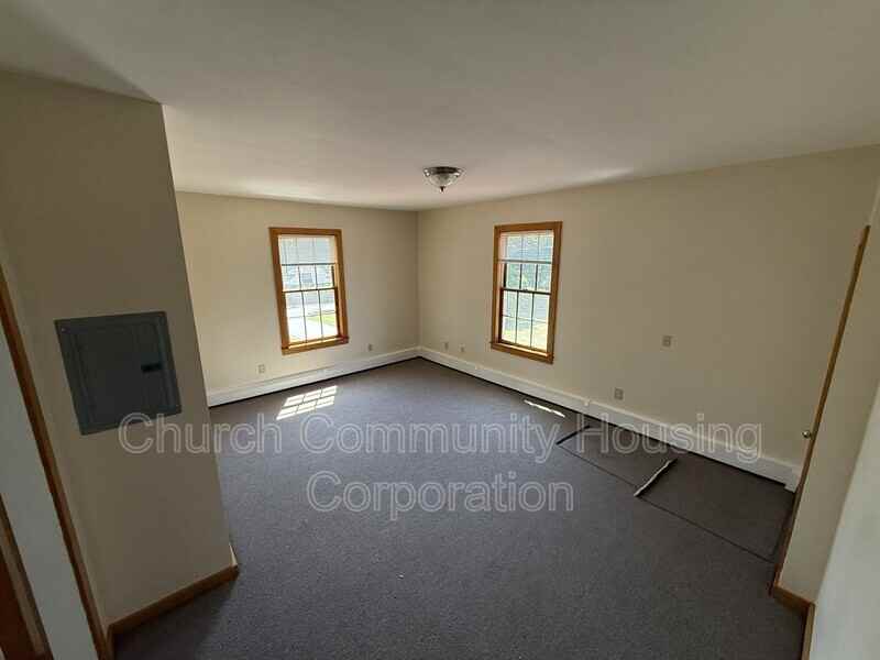 171 Conanicus Ave #D - Photo 3 of 14
