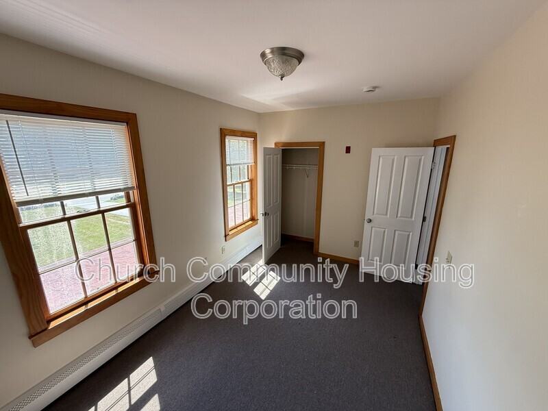 171 Conanicus Ave #D - Photo 5 of 14