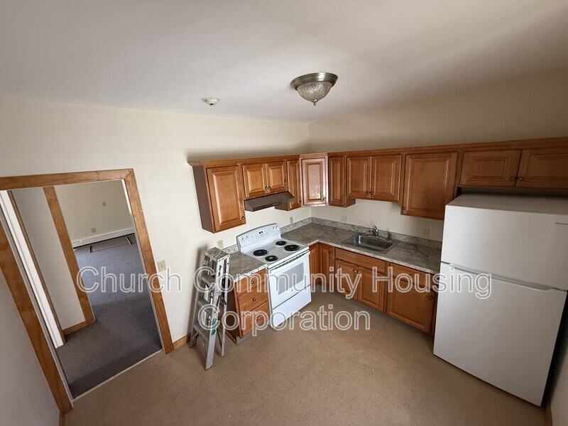 171 Conanicus Ave #D - Photo 6 of 14