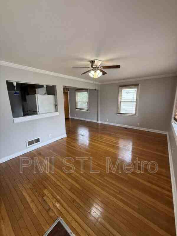 1254 Roxton Dr - Photo 2 of 11