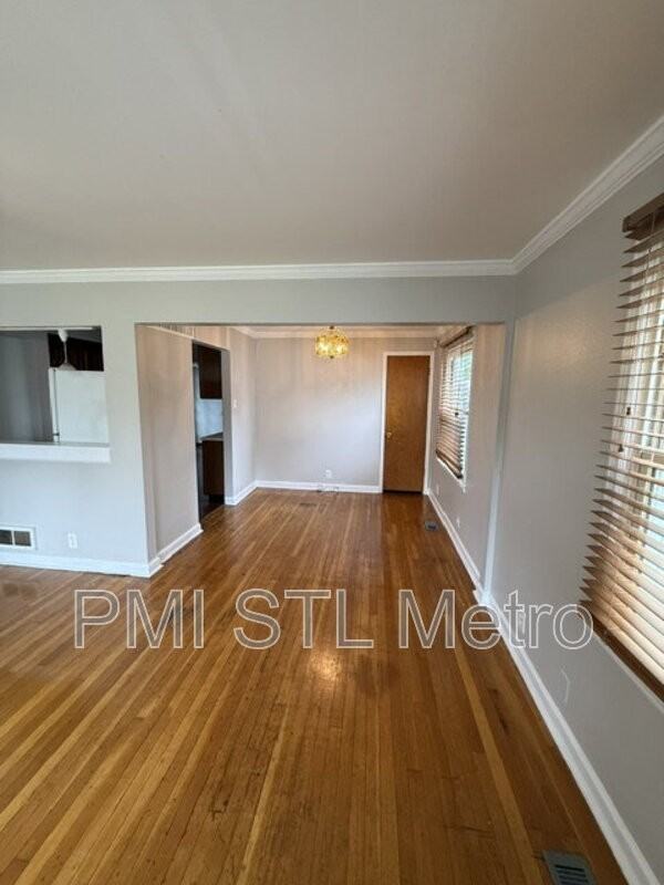 1254 Roxton Dr - Photo 3 of 11