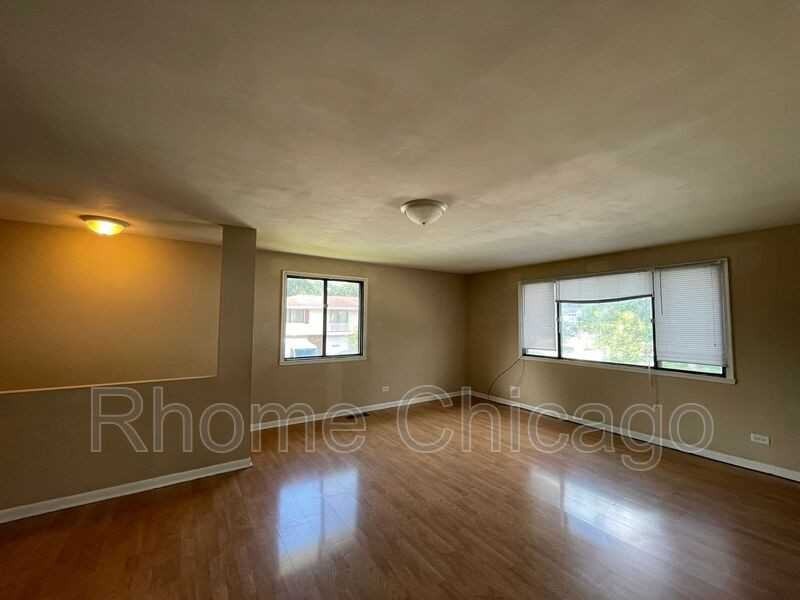 1406 Tonset Ln - Photo 4 of 23
