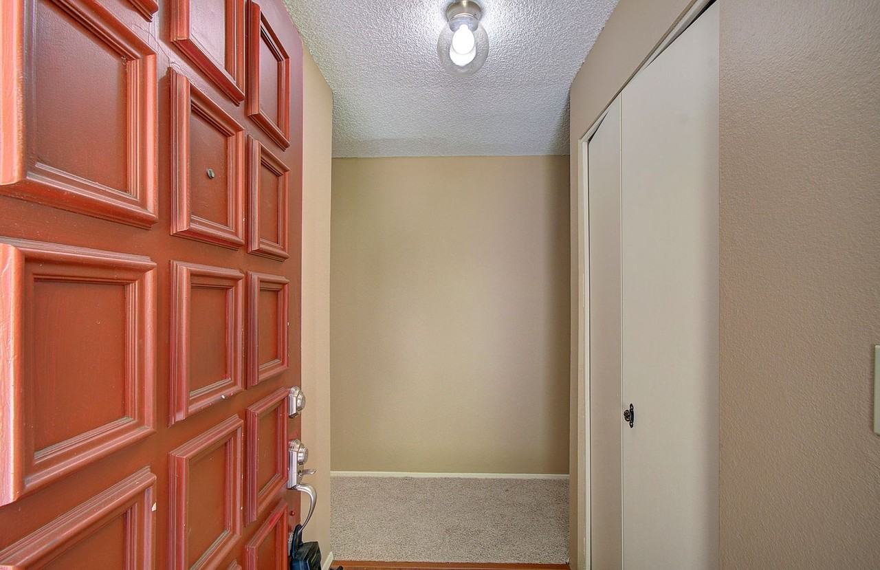 12516 Ne 5th St - Photo 7 of 32