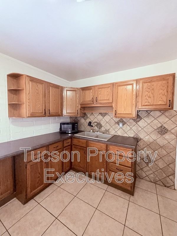 3626 E Sylvane St - Photo 2 of 26