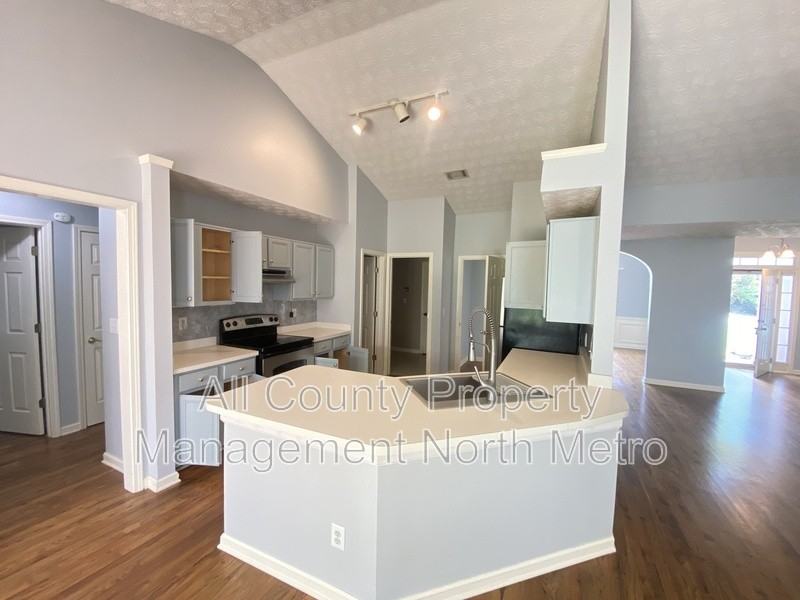 452 Antler Ln - Photo 2 of 12