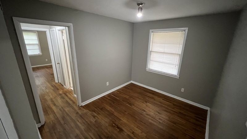 4914 Biscoe Ave - Photo 4 of 9