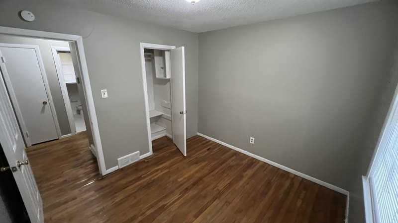 4914 Biscoe Ave - Photo 7 of 9