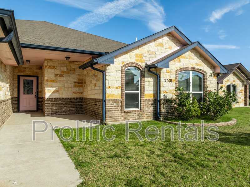 5301 Primavera Ln - Photo 5 of 30
