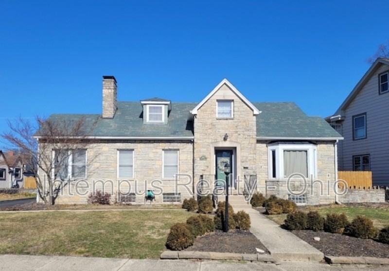 3128 Ellis Pl - Photo 2 of 41
